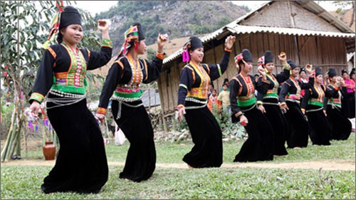 Tom singing of the Kho Mu - ảnh 1